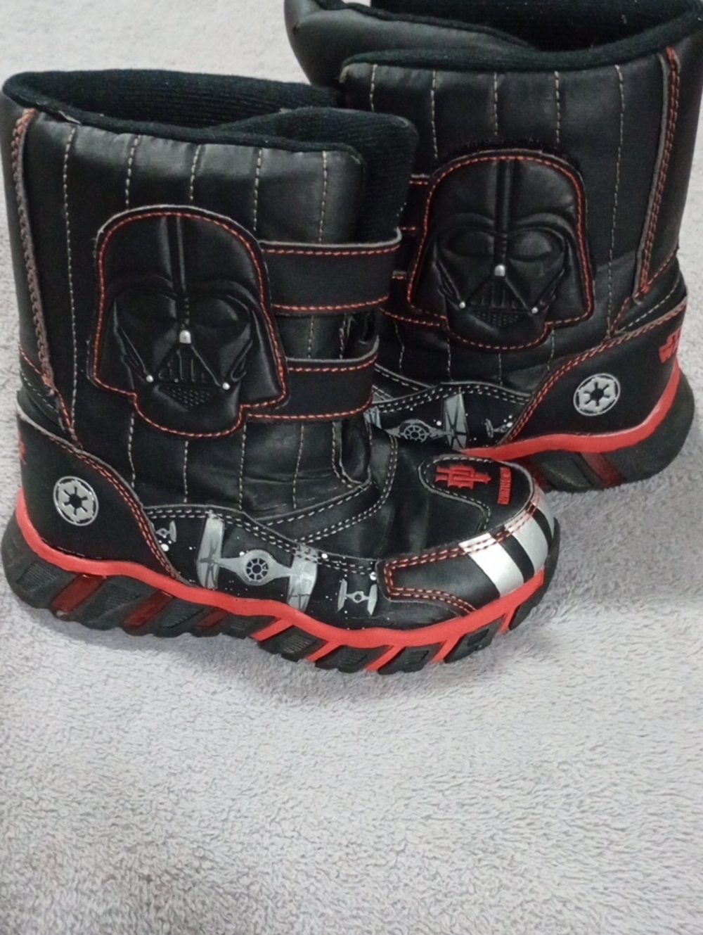 Star Wars Kids Darth Vader Blk & Red Winter Boots with Velcro Straps Size 11/12